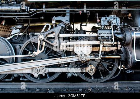 Une locomotive à vapeur sur les voies ferrées dans les Great Smoky Mountains Banque D'Images