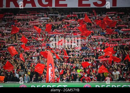 Les supporters de Lille lors de la Ligue des champions de l'UEFA, de la scène du Groupe, du match de football du Groupe G entre l'OSC de Lille (LOSC) et Verein fur Leibesubungen Wolfsburg le 14 septembre 2021 au stade Pierre Mauroy à Villeneuve-d'Ascq, France - photo : Matthieu Mirville/DPPI/LiveMedia Banque D'Images