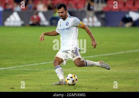 Washington, États-Unis. 15 septembre 2021. Le défenseur du Chicago Fire FC Jonathan Bornstein (3) passe contre D.C. United dans la seconde moitié à Audi Field à Washington, DC, le mercredi 15 septembre 2021. United défait Fire FC, 3-0. (Photo par Chuck Myers/Sipa USA) crédit: SIPA USA/Alay Live News Banque D'Images