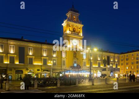 Palais du gouverneur de Parme la nuit Banque D'Images