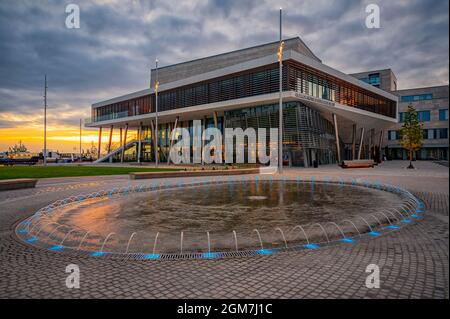 HELSINGBORG, SUÈDE - SEPTEMBRE 07 2021 : le centre de conférence et l'hôtel SeaU sont situés dans le centre-ville, près du port. Banque D'Images