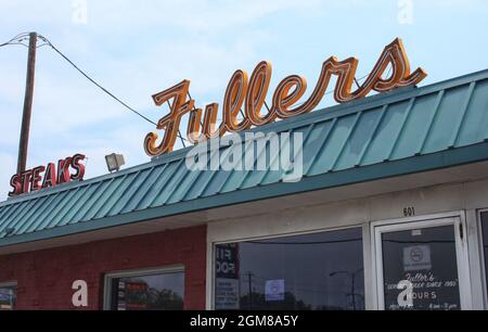 Tyler, TX: Le restaurant abandonné Fuller's Fine Foods un ancien restaurant local à Tyler, TX Banque D'Images