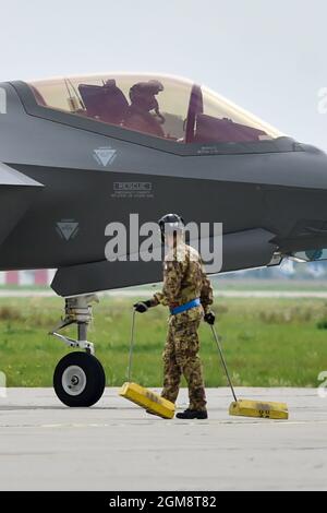 Mosnov, République tchèque. 17 septembre 2021. L'avion polyvalent de 5e génération F-35 Lightning II a atterri à Ostrava, en République tchèque, le 17 septembre 2021, avant les jours de l'OTAN et les jours de l'Armée de l'Air tchèque du week-end. Crédit: Jaroslav Ozana/CTK photo/Alay Live News Banque D'Images