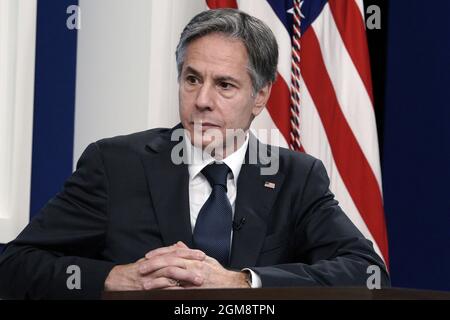 Washington, États-Unis. 17 septembre 2021. La secrétaire d'État Antony Blinken avec le président américain Joe Biden (non représenté) participe au Forum virtuel des grandes économies de South court Auditorium à la Maison Blanche à Washington le vendredi 17 septembre 2021. Photo par Yuri Gripas/UPI crédit: UPI/Alay Live News Banque D'Images