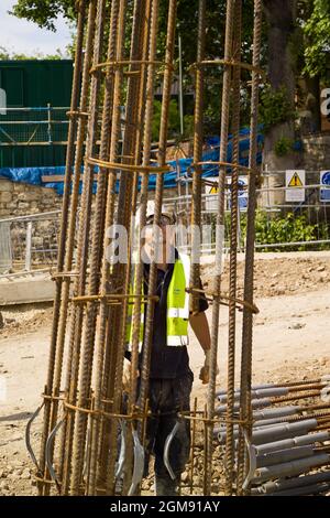 Un engin de piquage utilisé dans la construction de fondations pour un bâtiment Banque D'Images