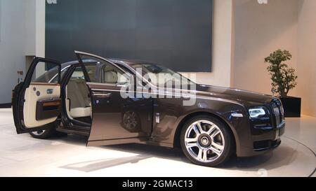 MUNICH, ALLEMAGNE - 12 OCT 2015: Rolls-Royce voiture de luxe à BMW-Welt Munich, le centre de livraison et d'expérience de la marque de voitures BMW Banque D'Images