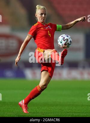 Sophie du pays de Galles se mêle au match de qualification de l'UEFA au Parc-y-Scarlets, Llanelli. Date de la photo : vendredi 17 septembre 2021. Voir PA Story SOCCER Wales Women. Le crédit photo devrait se lire comme suit : Nick Potts/PA Wire. RESTRICTIONS : l'utilisation est soumise à des restrictions. Utilisation éditoriale uniquement, aucune utilisation commerciale sans le consentement préalable du détenteur des droits. Banque D'Images