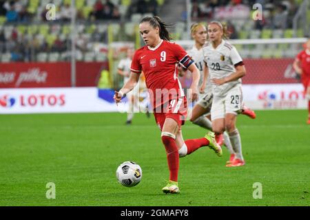 Gdansk, Pologne. 17 septembre 2021. Ewa Pajor (9) de Pologne et Julie Biesmans (20) de Belgique photographiés lors d'un match de football féminin entre les équipes nationales de Pologne et de Belgique, a appelé les flammes rouges dans le premier match de qualification pour la coupe du monde des femmes de la FIFA dans le groupe F, Le vendredi 17 septembre 2021 à Gdansk, Pologne . PHOTO SPORTPIX BE | STIJN AUDOOREN Credit: SPP Sport Press photo. /Alamy Live News Banque D'Images