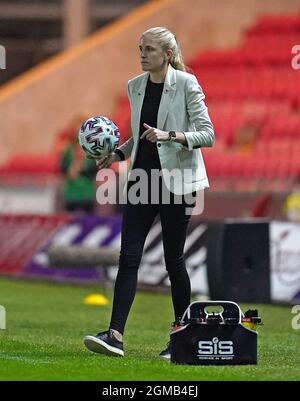 L'entraîneur-chef du pays de Galles Gemma Grainger lors du match de qualification de l'UEFA au Parc-y-Scarlets, Llanelli. Date de la photo : vendredi 17 septembre 2021. Voir PA Story SOCCER Wales Women. Le crédit photo devrait se lire comme suit : Nick Potts/PA Wire. RESTRICTIONS : l'utilisation est soumise à des restrictions. Utilisation éditoriale uniquement, aucune utilisation commerciale sans le consentement préalable du détenteur des droits. Banque D'Images