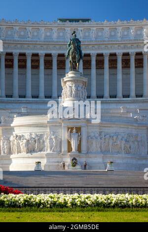 Tôt le matin au Mémorial Vittorio Emanuele, Rome, Lazio, Italie Banque D'Images