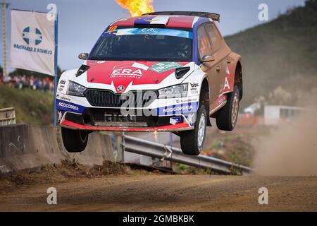 Ponta Delgada, Portugal. 16 septembre 2021. 10 MOURA Ricardo (PRT), COSTA Antonio (PRT), ¦koda Fabia Evo, action lors de la FIA ERC Rallye 2021, 5e manche du Championnat européen de rallye FIA 2021, du 16 au 18 septembre 2021 à Ponta Delgada, Portugal - photo Jorge Cunha / DPPI crédit: DPPI Media/Alamy Live News Banque D'Images