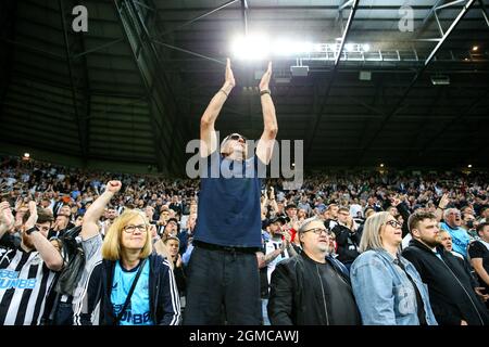 Newcastle, Royaume-Uni, le 17 septembre 2021. Fan de Newcastle United hourra lors du match de la Premier League à St. James's Park, Newcastle. Le crédit photo devrait se lire: Alex Dodd / Sportimage Banque D'Images