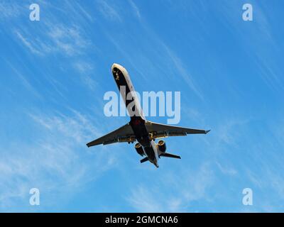 Richmond, Colombie-Britannique, Canada. 13 septembre 2021. Un avion CRJ900 Air Canada Express en approche finale à l'aéroport international de Vancouver. (Image de crédit : © Bayne Stanley/ZUMA Press Wire) Banque D'Images