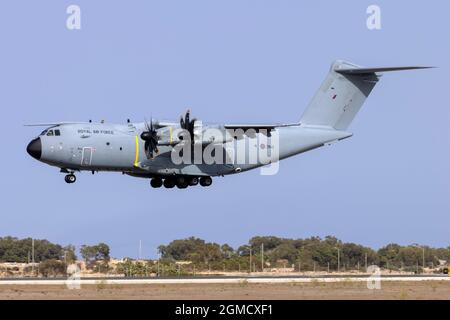 Royal Air Force Airbus A400M Atlas C1 (REG: ZM411) en finale à partir d'un court vol au départ de Tunis. Banque D'Images