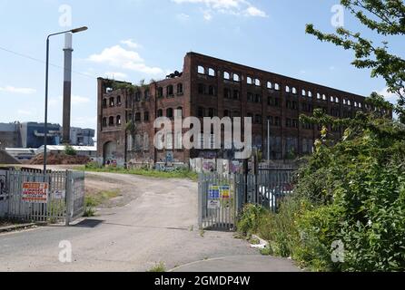 NOTTINGHAM, ROYAUME-UNI - 16 juillet 2021 : l'entrepôt de grain de la Great Northern Railway Company abandonné à Nottingham Banque D'Images