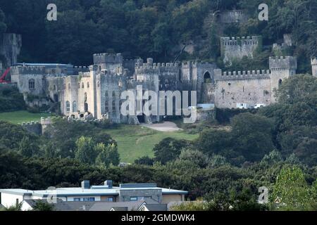 Château de Gwrych Abergele pays de Galles. Le château est en train d'être transformé en camping médiéval pour la deuxième année, pour le tournage de Je suis une célébrité 2021 Banque D'Images