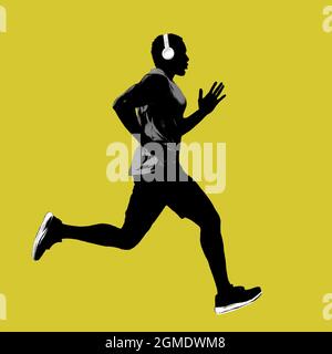 Profil vue latérale silhouette de coureur homme isolé sur fond jaune. Concept sportif créatif. Studio shot. Banque D'Images
