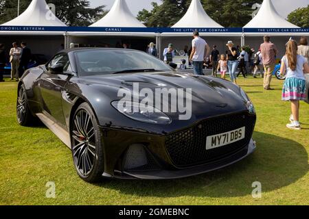 Aston Martin DBS Superleggera Volante ‘M YY71 DBS’ exposé au Concours d’élégance qui s’est tenu au Palais de Blenheim le 5 septembre 2021 Banque D'Images