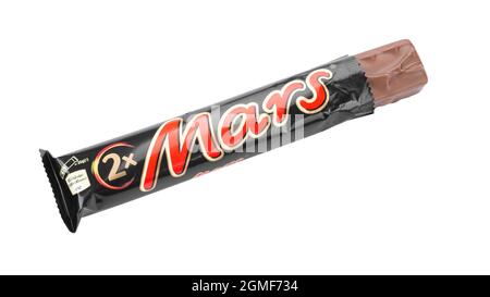 Ukraine, Kiev - Mars 29. 2018: Gros plan de la barre de chocolat de bonbons Mars non emballée faite par Mars Inc. Le fichier contient le chemin de coupure. Banque D'Images