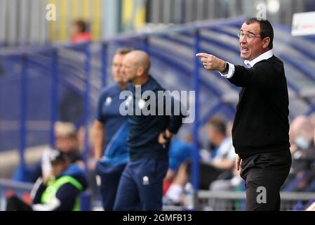 Birkenhead, Royaume-Uni. 18 septembre 2021. Gary Bowyer, directeur municipal de Salford, crie des instructions. EFL Skybet football League Two Match, Tranmere Rovers / Salford City à Prenton Park, Birkenhead, Wirral le samedi 18 septembre 2021. Cette image ne peut être utilisée qu'à des fins éditoriales. Utilisation éditoriale uniquement, licence requise pour une utilisation commerciale. Aucune utilisation dans les Paris, les jeux ou les publications d'un seul club/ligue/joueur.pic par Chris Stading/Andrew Orchard sports Photography/Alamy Live News crédit: Andrew Orchard sports Photography/Alamy Live News Banque D'Images