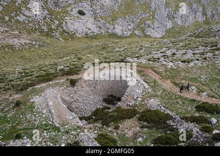 Cas de neu, gisement excavé à la fin du XVIIe siècle après J.-C. C., contreforts du puig d'en Galileu, Escorca, Majorque, Iles Baléares, Espagne. Banque D'Images