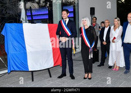 Virginie Pradal, actrice française et Charles Aslangul, maire de Bry-sur-Marne lors de l'inauguration d'un nouveau théâtre (ou théâtre) à Bry-sur-Marne, Val-de-Marne, Ile-de-France, près de Paris, France, Le 17 septembre 2021. Photo de Victor Joly/ABACAPRESS.COM Banque D'Images