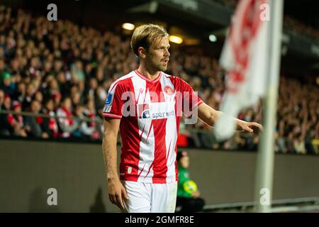 Aalborg, Danemark. 17 septembre 2021. Iver Fossum (8) d'AAB vu pendant le match 3F Superliga entre Aalborg Boldklub et Odense Boldklub au parc Aalborg Portland à Aalborg. (Crédit photo : Gonzales photo/Alamy Live News Banque D'Images