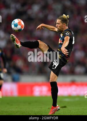 Fanion DFB (Deutscher Fussball Bund) - Fédération Allemande De Football - Super état Pour Les Supporters !