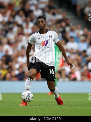 Londres, Angleterre, 18 septembre 2021. Tofin Adarbioyo de Fulham pendant le match de championnat Sky Bet à Craven Cottage, Londres. Le crédit photo devrait se lire: David Klein / Sportimage Banque D'Images