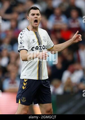 Birmingham, Angleterre, le 18 septembre 2021. Michael Keane d'Everton pendant le match de la Premier League à Villa Park, Birmingham. Le crédit photo doit être lu : Darren Staples / Sportimage Banque D'Images