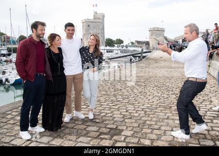 Benjamin Bourgois, Emma Colberti, Aissam Meghem, Melanie Maudran et Fabrice Deville assistent à la photo d'un si grand soleil lors du 23e Festival de fiction télévisée à la Rochelle, le 18 septembre 2021 à la Rochelle, France. Photo de David Niviere/ABACAPRESS.COM Banque D'Images