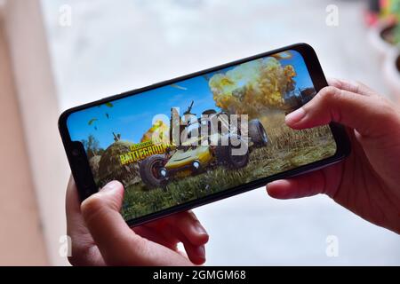 INDE, DELHI - 19 octobre 2019 : jouer à Pubg sur smartphone Banque D'Images