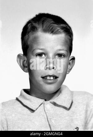 1959 , USA: Le célèbre chanteur et compositeur américain TOM WAITS ( né le 7 décembre 1949 ) quand était un jeune garçon de 10 ans . Photographe inconnu. - HISTOIRE - FOTO STORICHE - Personalità da bambino Bambini da giovane - personnalités quand était jeune - FANTAZIA - ENFANCE - BAMBINO - BAMBINI - ENFANTS - ENFANT - MUSIQUE - MUSICA - cantante - COMPOORE - PORTRAIT - RITRATTO -- ARCHIVIO GBB Banque D'Images