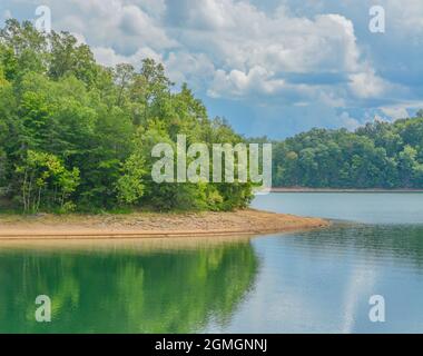 Beauté immaculée, le lac Laurel River se trouve dans la forêt nationale Daniel Boone, Corbin, Kentucky Banque D'Images