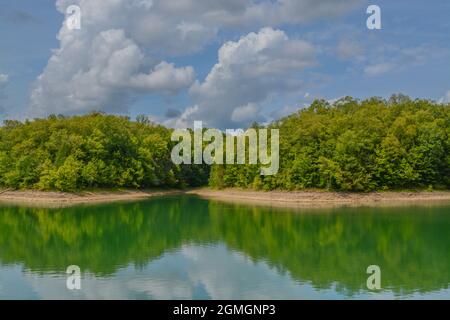 Beauté immaculée, le lac Laurel River se trouve dans la forêt nationale Daniel Boone, Corbin, Kentucky Banque D'Images