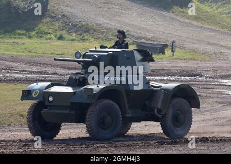 Une voiture blindée Daimler de la Seconde Guerre mondiale Mk II lors d'une démonstration au Bovington Tank Museum, Dorset, Royaume-Uni Banque D'Images