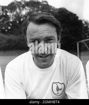 Photo du dossier datée du 06-07-1966 de Jimmy Greaves, star de la ligne avant de Tottenham Hotspur et l'un des 22 joueurs de l'équipe de coupe du monde d'Angleterre. Date de publication : dimanche 19 septembre 2021. Banque D'Images