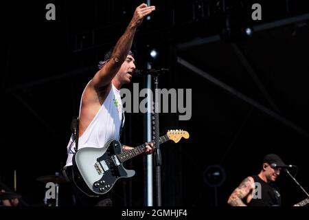 Alexander Gaskarth of All Time Low se produit sur la scène de la journée pendant le festival de musique de radio iHeart à la zone 15 de Las Vegas, Nevada, le samedi 18 septembre 2021. (Photo de Miranda Alam/Sipa USA) Banque D'Images