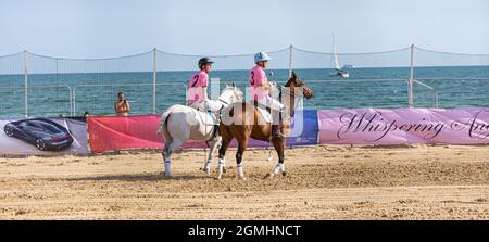 British Sand polo Event sur Sandbanks Beach, Poole Dorset, Royaume-Uni Banque D'Images