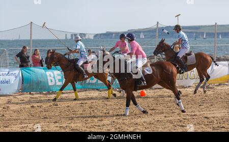 British Sand polo Event sur Sandbanks Beach, Poole Dorset, Royaume-Uni Banque D'Images