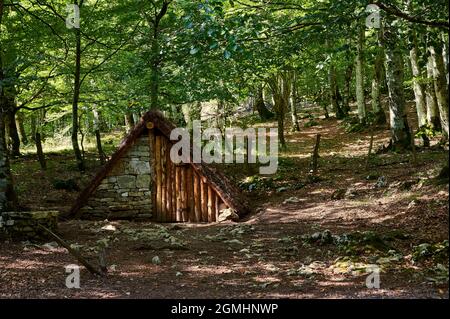 Hutte de vieux bergers dans la Sierra de Urbasa, Navarre, Espagne, Europe Banque D'Images