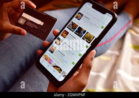 New Delhi, Inde, 15 janvier 2020:- Commander des aliments en ligne sur smartphone Banque D'Images