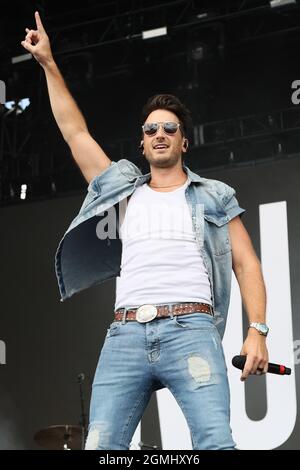 Las Vegas, États-Unis. 19 septembre 2021. Russell Dickerson sur scène lors du festival de musique iHeartRadio concerts de jour à Area15 à Las Vegas, Nevada, le samedi 18 septembre 2021. Photo de James Atoa/UPI crédit: UPI/Alay Live News Banque D'Images