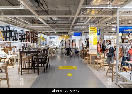 Khimki, Russie - juillet 25. 2021. L'intérieur du magasin Ikea, rayon mobilier Banque D'Images