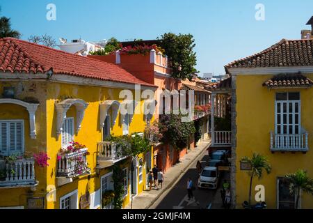 Street scape, balcons, vieille ville Carthagène, Colombie Banque D'Images