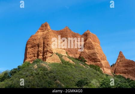 Impressionnante formation de montagne au site historique d'exploitation aurifère de Las Medulas près de la ville de Ponferrada dans la province de Leon, Castille et Leon, SPAI Banque D'Images