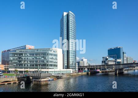 La tour d'Obel en face de la rivière Lagan, Donegall Quay, ville de Belfast, Irlande du Nord, Royaume-Uni Banque D'Images