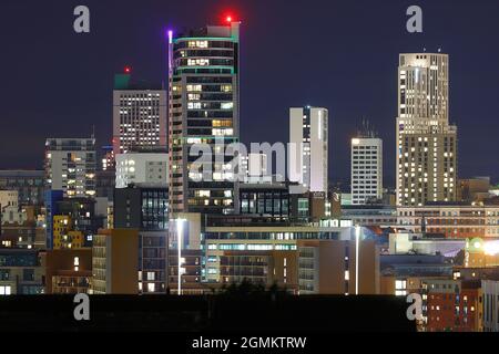 Les grands bâtiments de Leeds incluent Bridgewater place et le plus haut bâtiment du Yorkshire « Altus House » 116 m (à droite) Banque D'Images