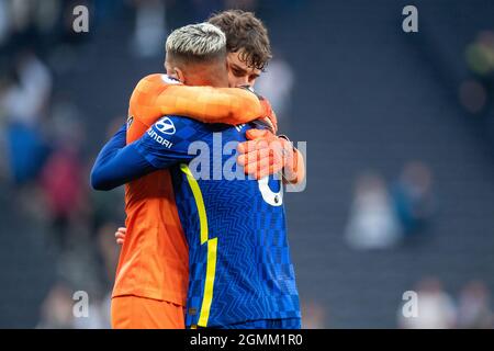 LONDRES, ANGLETERRE - SEPTEMBRE 19 : Kepa Arrizabalaga et Thiago Silva de Chelsea pendant le match de la Premier League entre Tottenham Hotspur et Chelsea at Banque D'Images