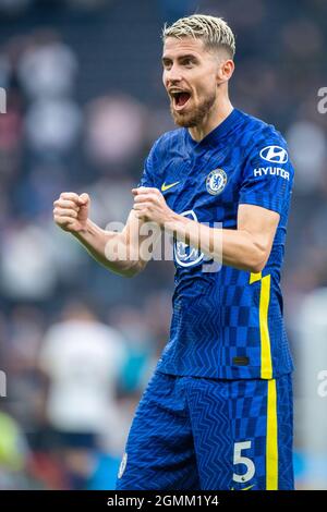 Jorginho de Chelsea célèbre après avoir remporté le match de la Premier League entre Tottenham Hotspur et Chelsea au stade Tottenham Hotspur en septembre Banque D'Images